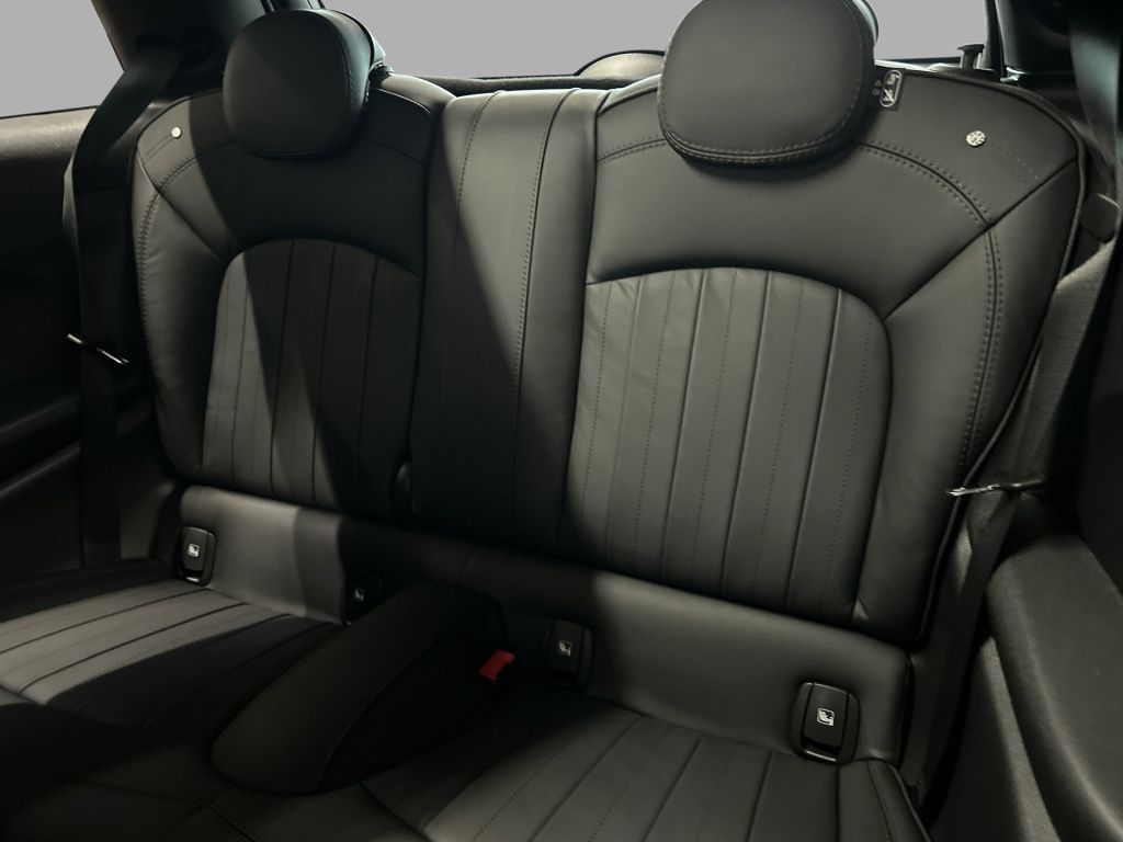 MINI Cooper SE MINI Yours Trim - Samsaru's Car Outlet
