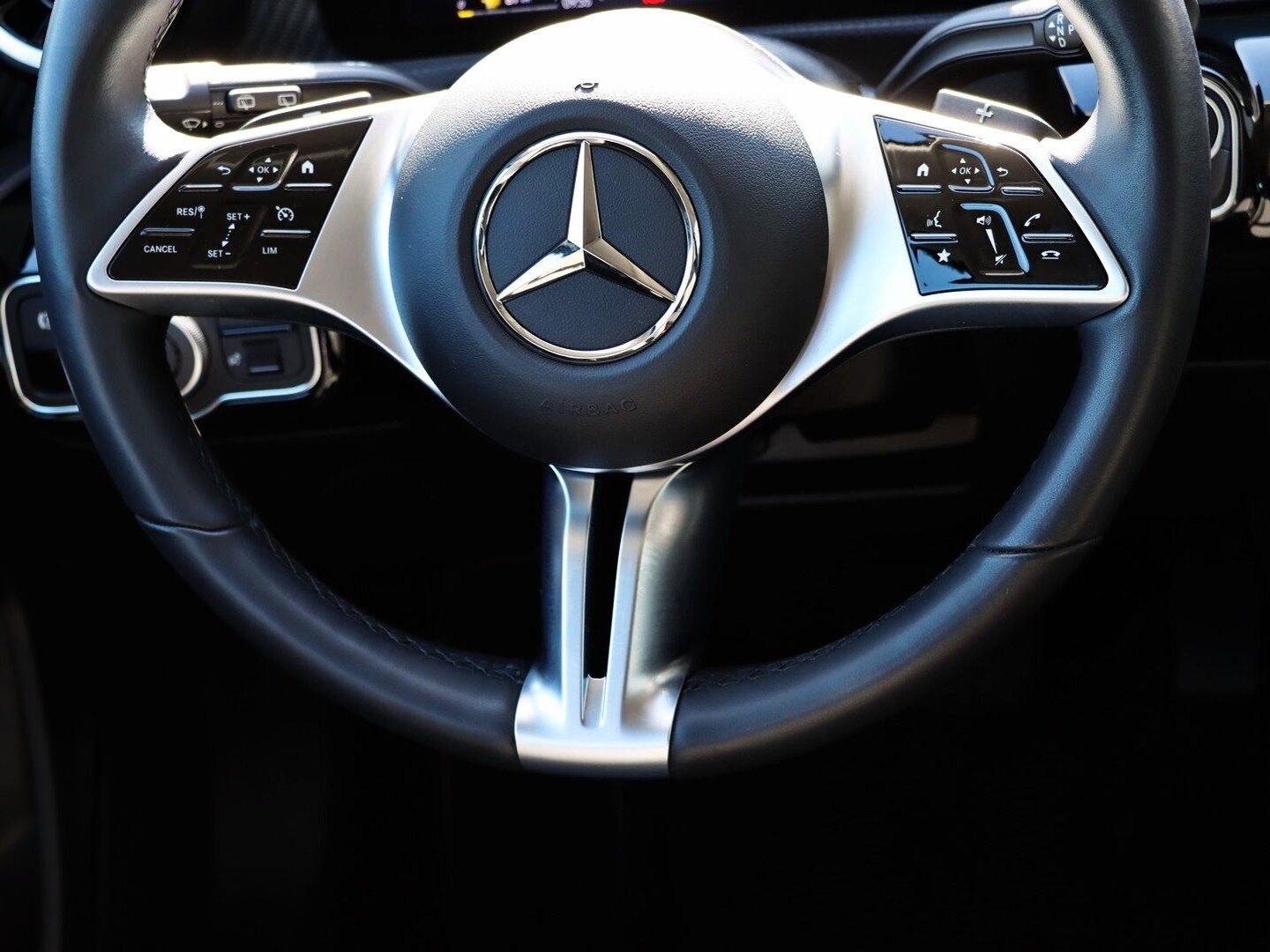 Mercedes-Benz A 200 Progressive - Samsaru's Car Outlet
