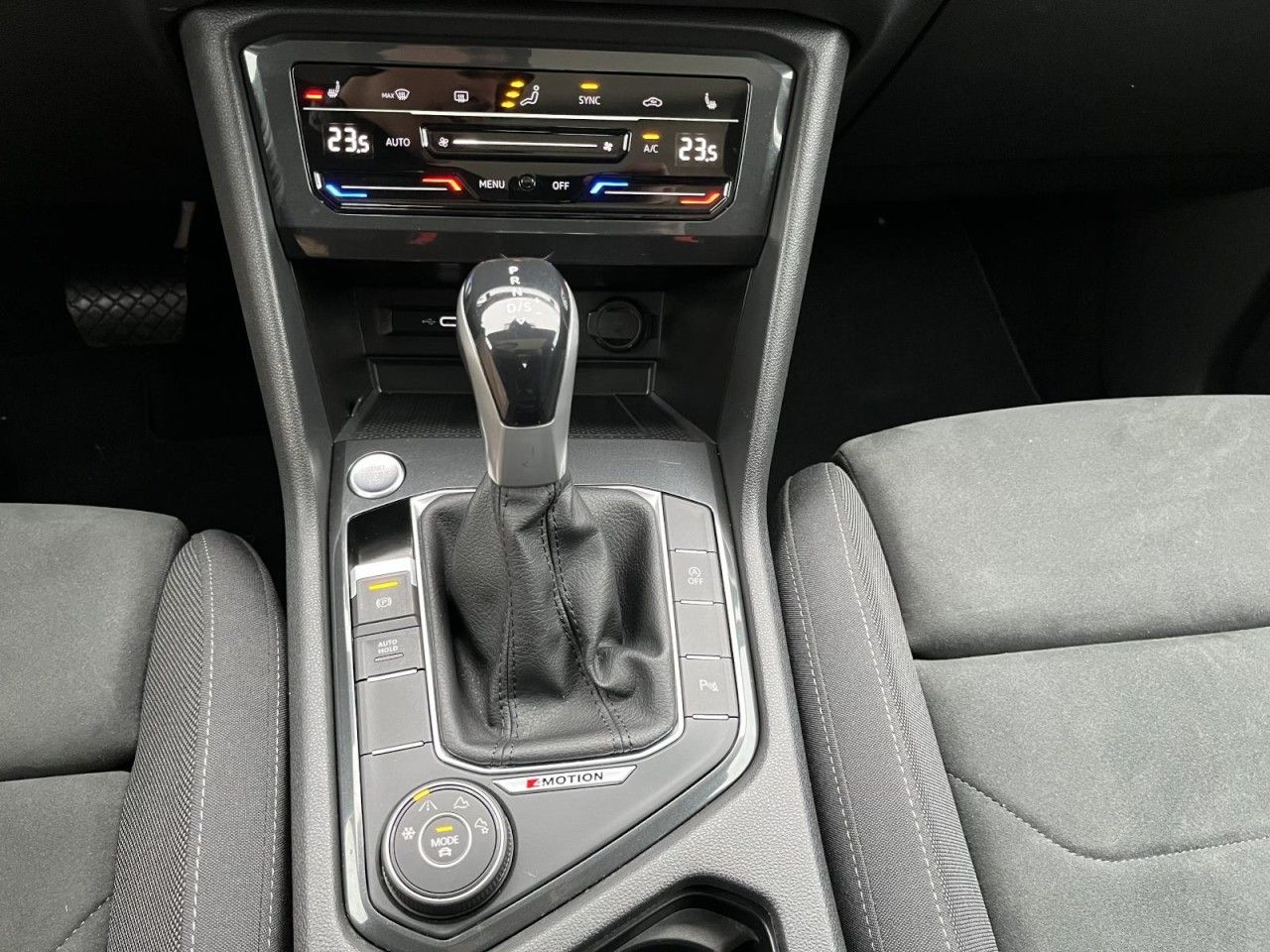 Volkswagen Tiguan 2,0 TDI DSG 4Motion Elegance (Navi+AHK+AC