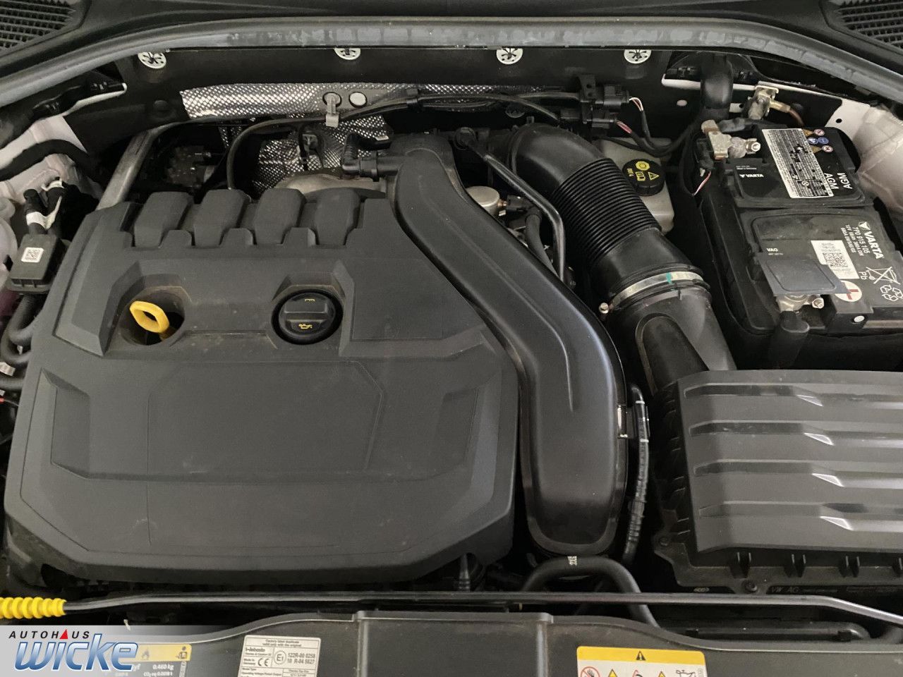 Volkswagen T-Roc 1.5 TSI DSG Sport - Samsaru's Car Outlet