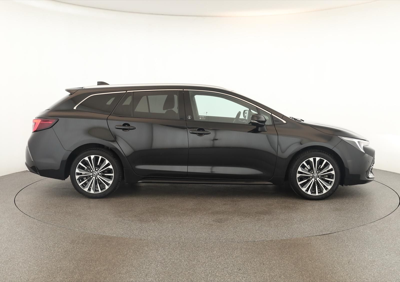 Toyota Corolla Touring Sports 2.0 CVT Team D Navi Kam