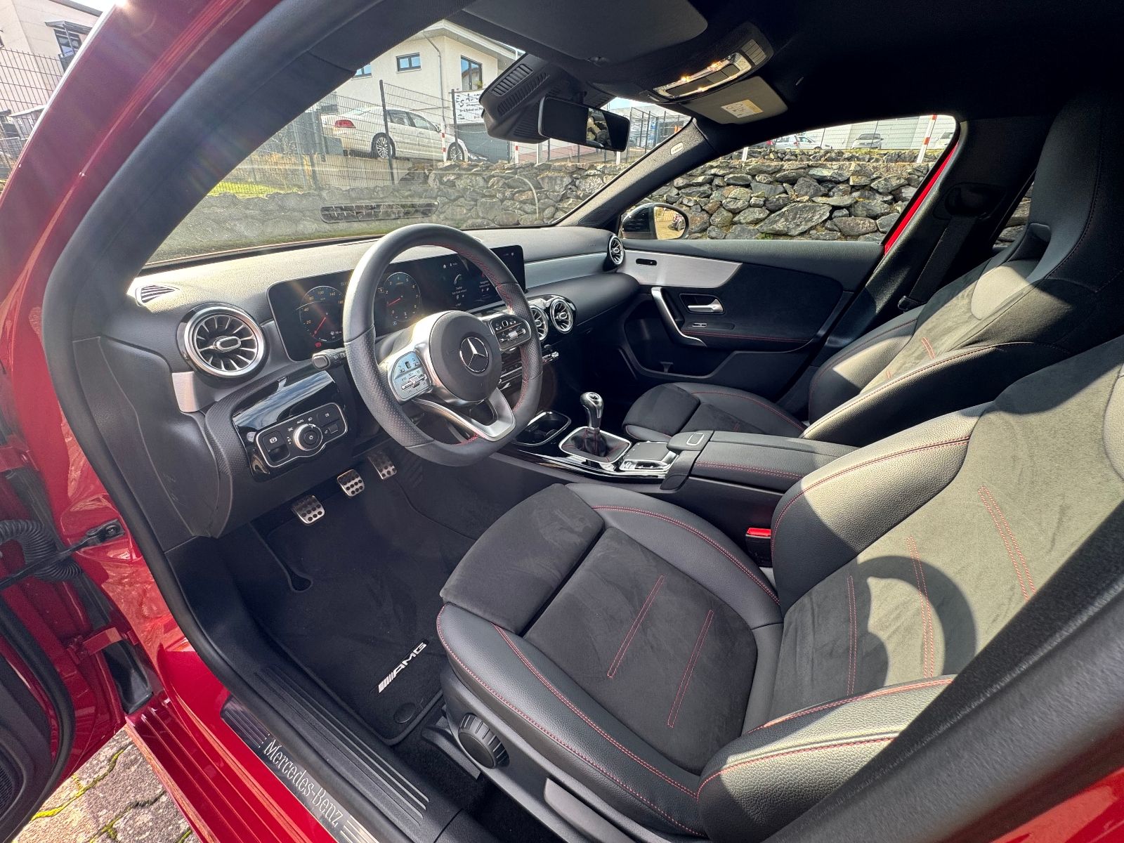 Mercedes-Benz A -Klasse 200 AMG-Line - Samsaru's Car Outlet