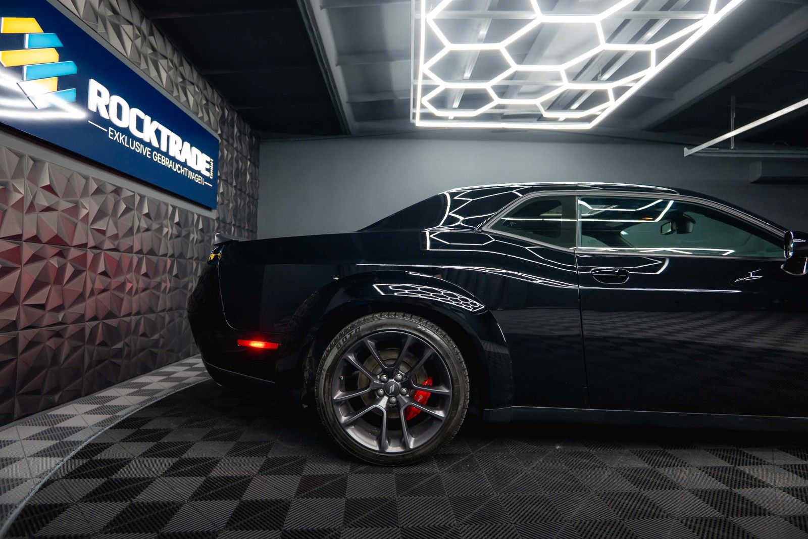 Dodge Challenger 5.7 V8 R/T WIDE BODY SHAKER LAST CALL