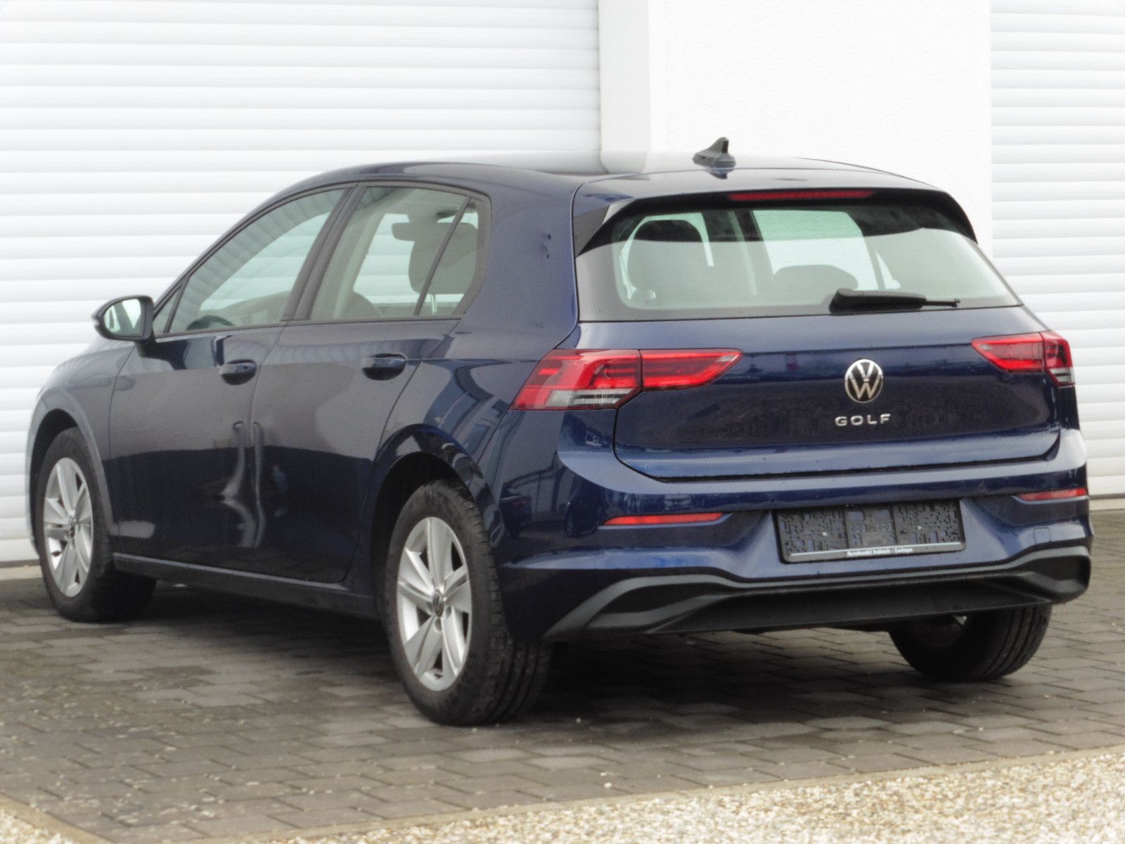Volkswagen Golf 2.0 TDI LIFE - Samsaru's Car Outlet