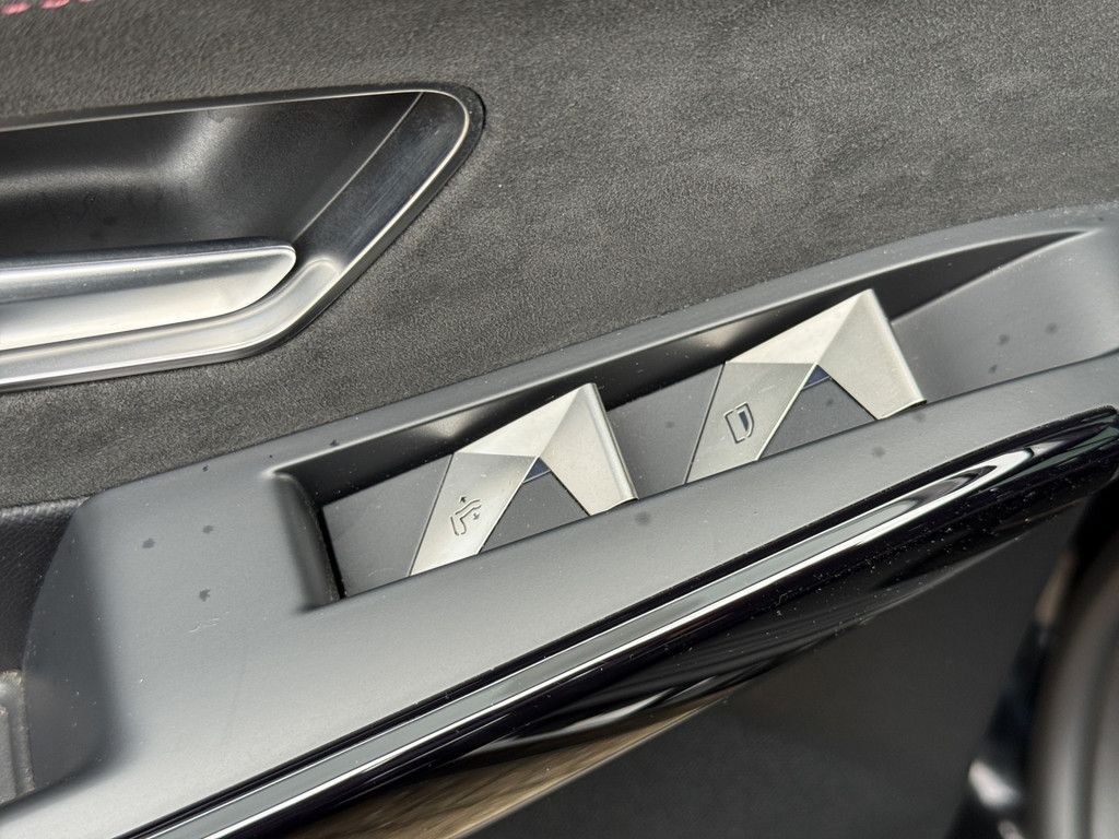 DS Automobiles DS 7 Crossback 225 Performance Line + Leder