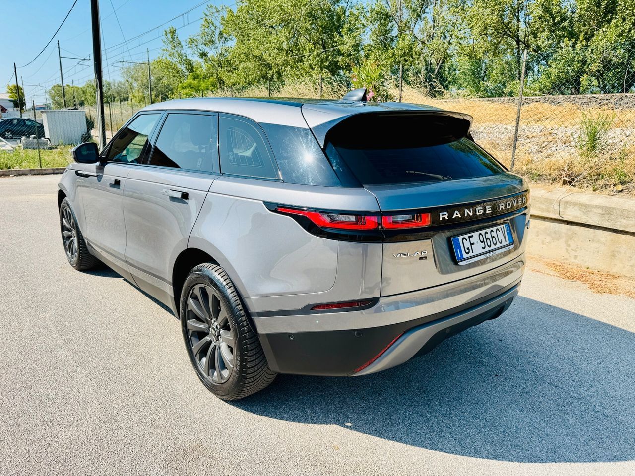 RANGE ROVER VELAR S 2.0D - Samsaru's Car Outlet