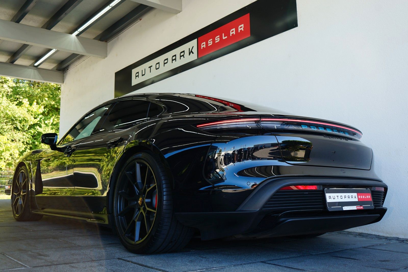 Porsche Taycan GTS BLACK/PANO/P-DISPLAY/MATRIX/360°/21z
