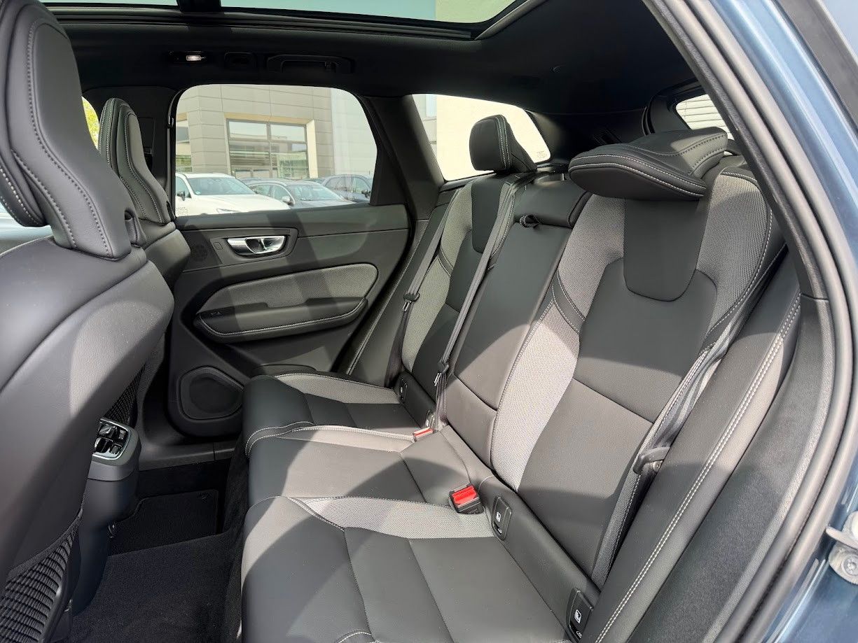 Volvo XC60 B5 Ultra Dark AWD