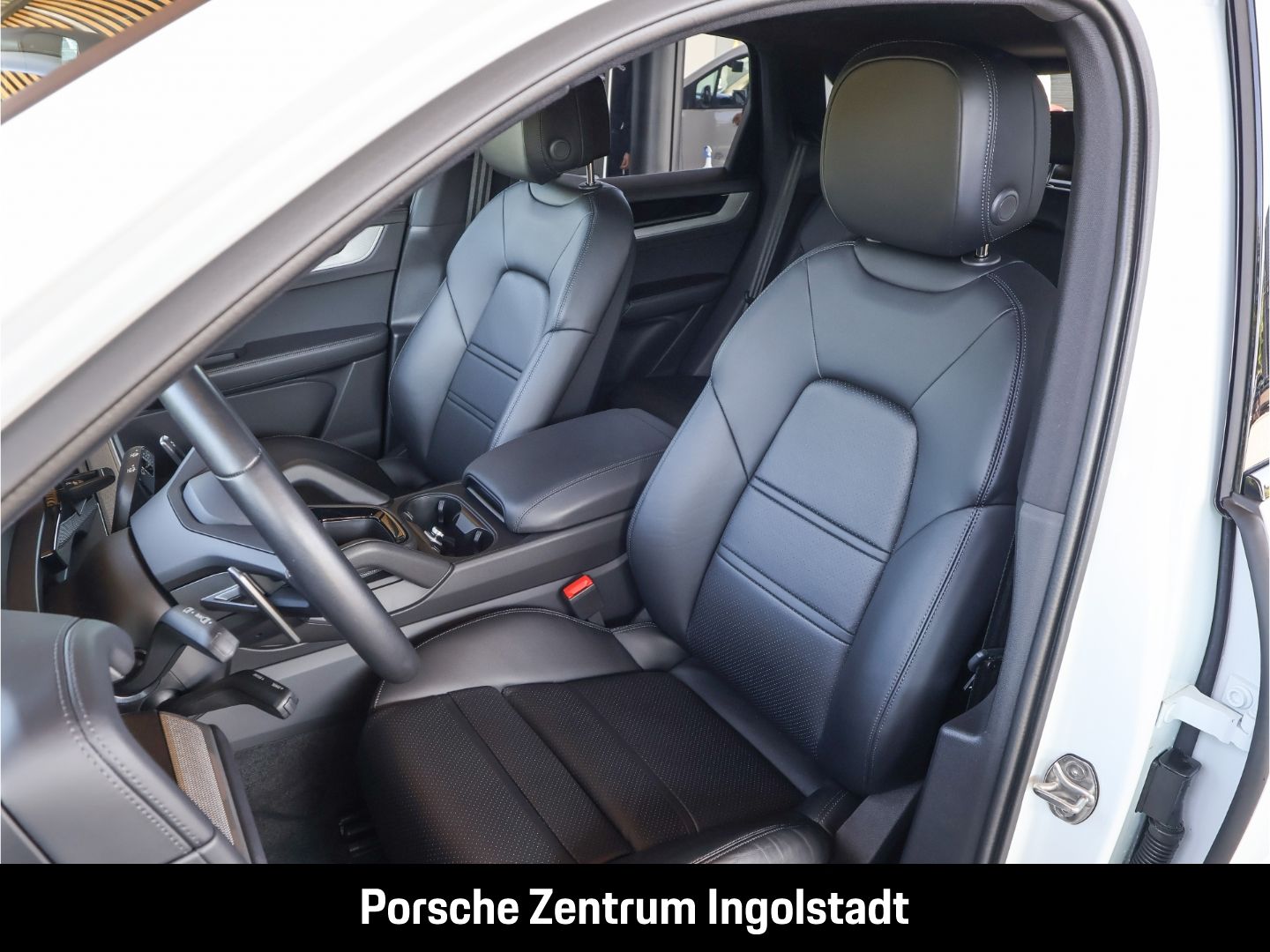 Porsche Cayenne E-Hybrid, Panorama, Luftfederung, Surrou