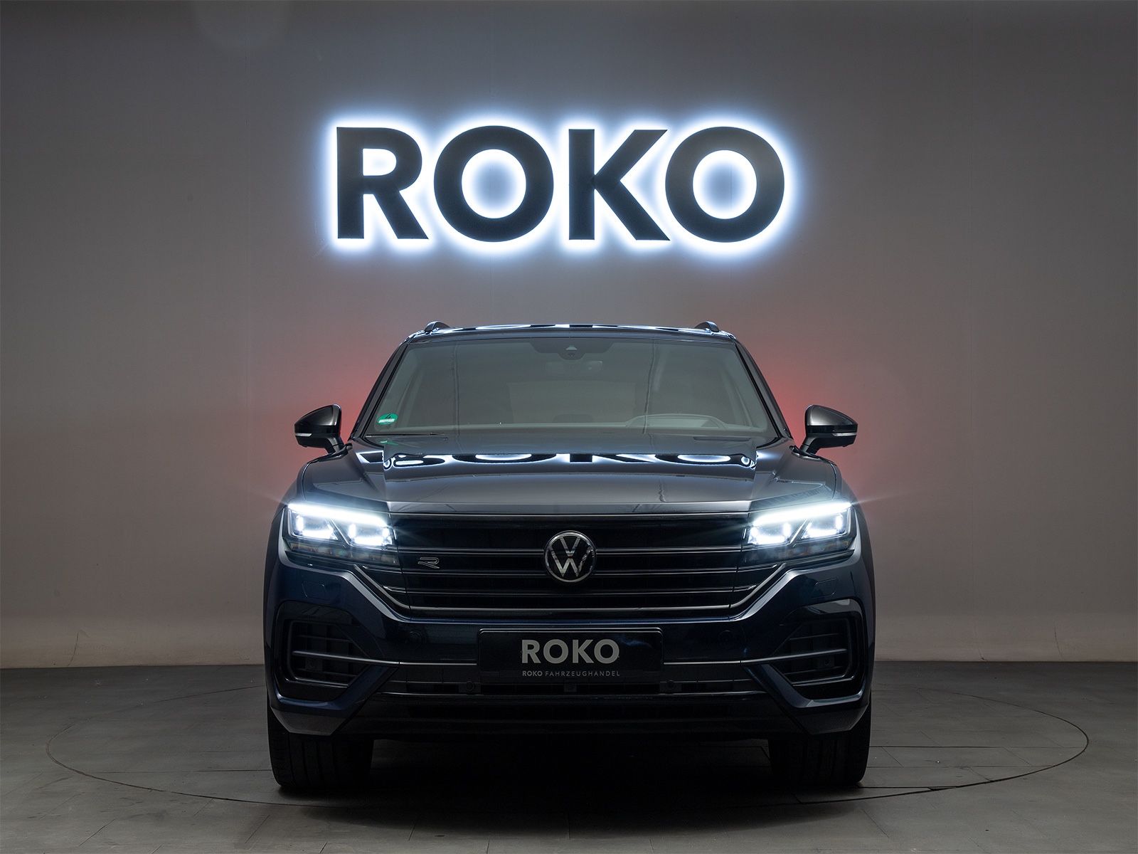 Volkswagen Touareg R-Line EDITION20 - Samsaru's Car Outlet