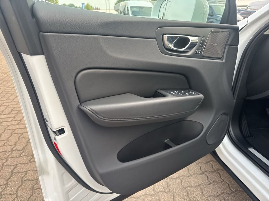 Volvo XC60 B5 B AWD Core GJR SiH AHK FIS WINTER LED