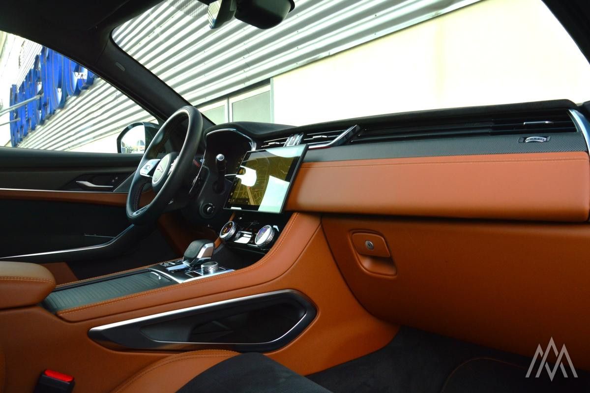 Jaguar F-Pace  SVR 575 PS  Panorama / Pixel LED