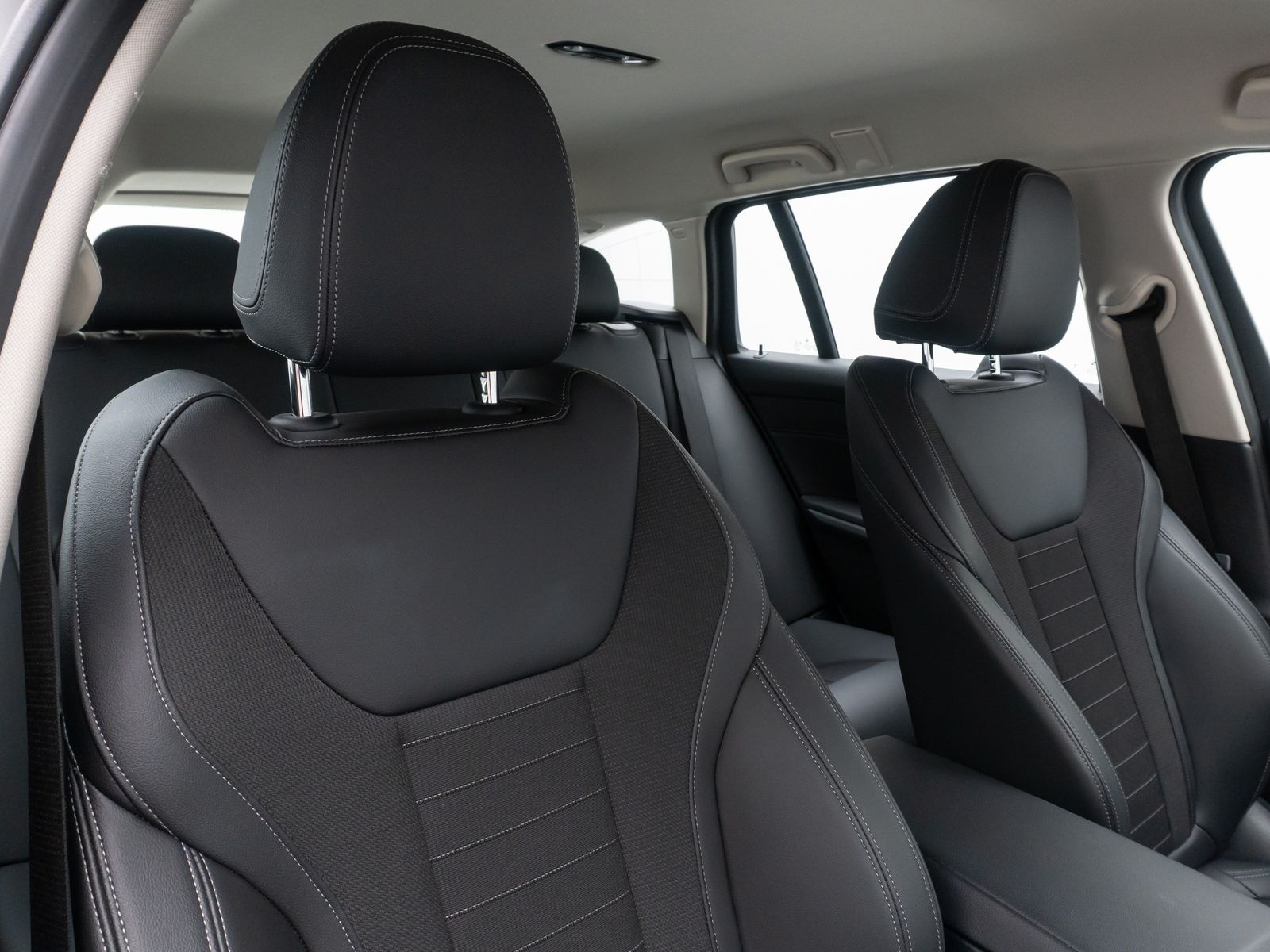 BMW 330e Sport Line - Samsaru's Car Outlet