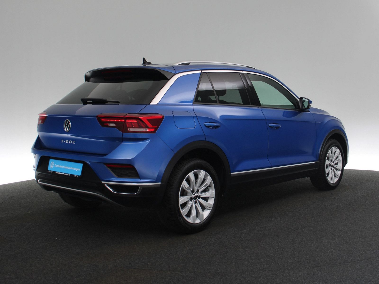 Volkswagen T-Roc 1.5 TSI Sport - Samsaru's Car Outlet