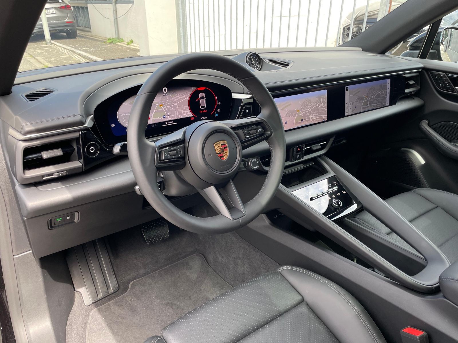 Porsche Macan 4 - Samsaru's Car Outlet