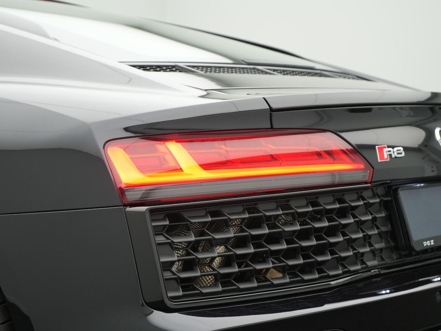 Audi R8 5.2 performance RWD - Samsaru's Car Outlet