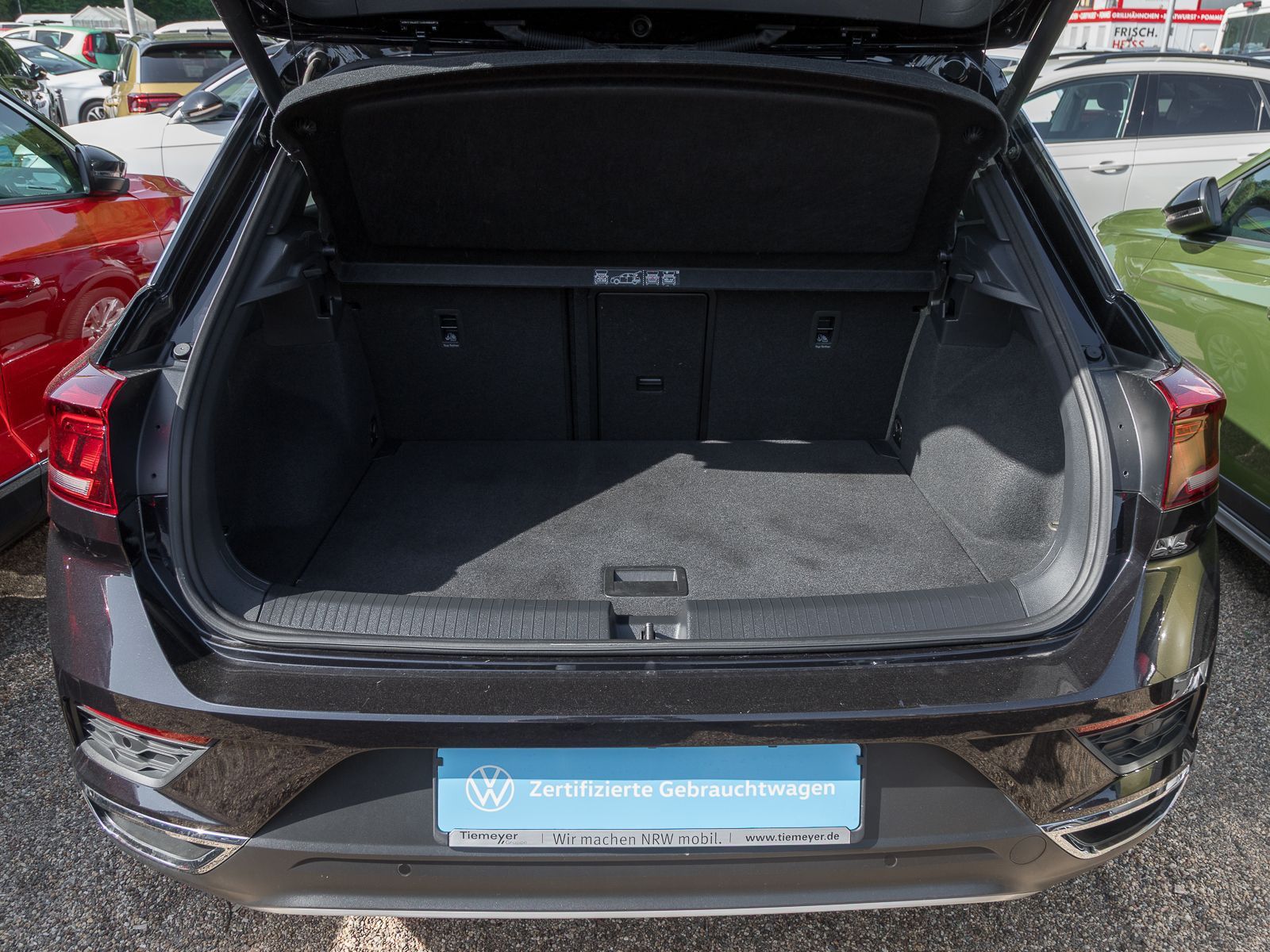 Volkswagen T-Roc 1.5 TSI DSG SPORT - Samsaru's Car Outlet