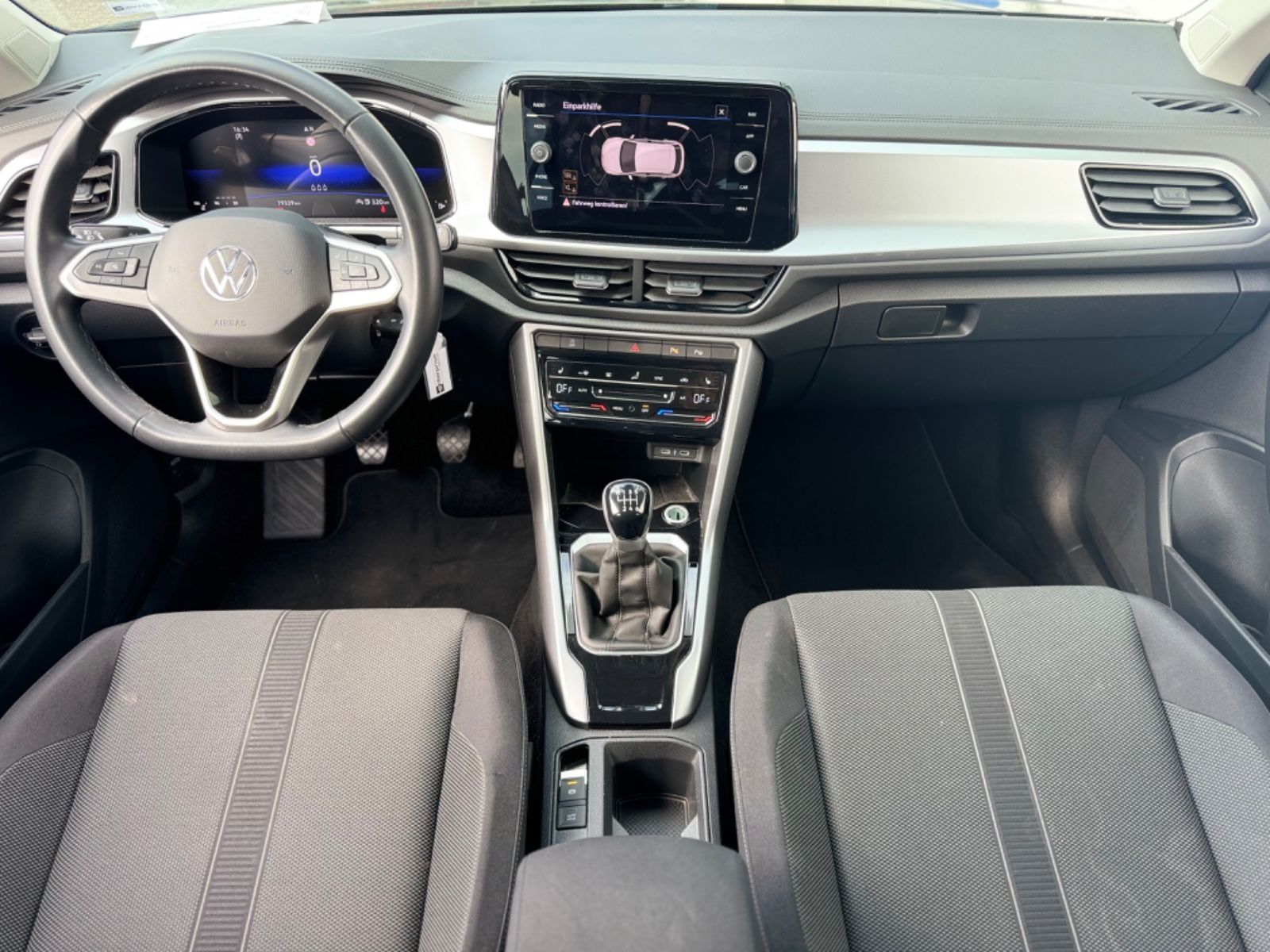 Volkswagen T-Roc Life - Samsaru's Car Outlet