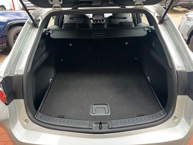 Toyota Corolla TS 1.8 Hybrid Business - Samsaru's Car Outlet