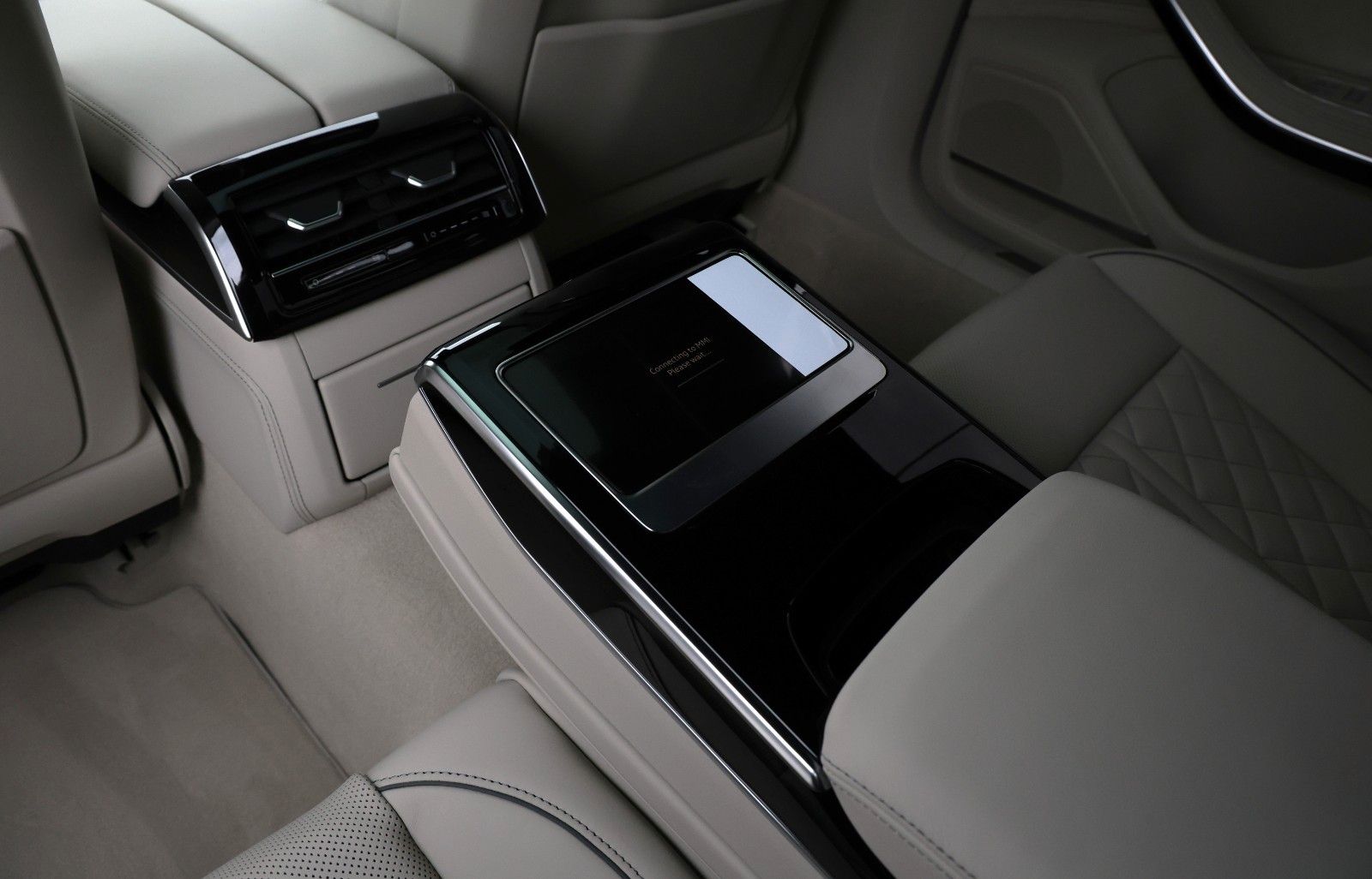 Audi A8 50 TDI quat. S line - Samsaru's Car Outlet