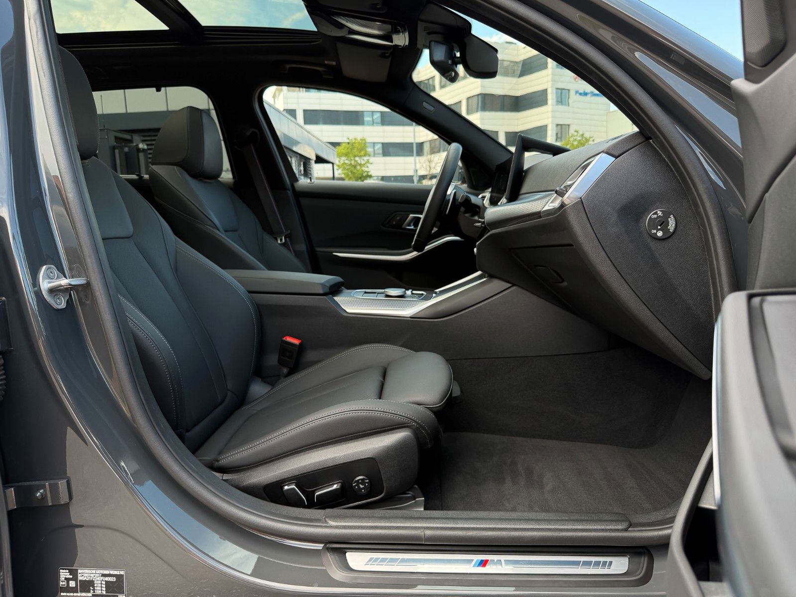 BMW 320d xD M Sport pro HuD Pano hifi StHzg memory