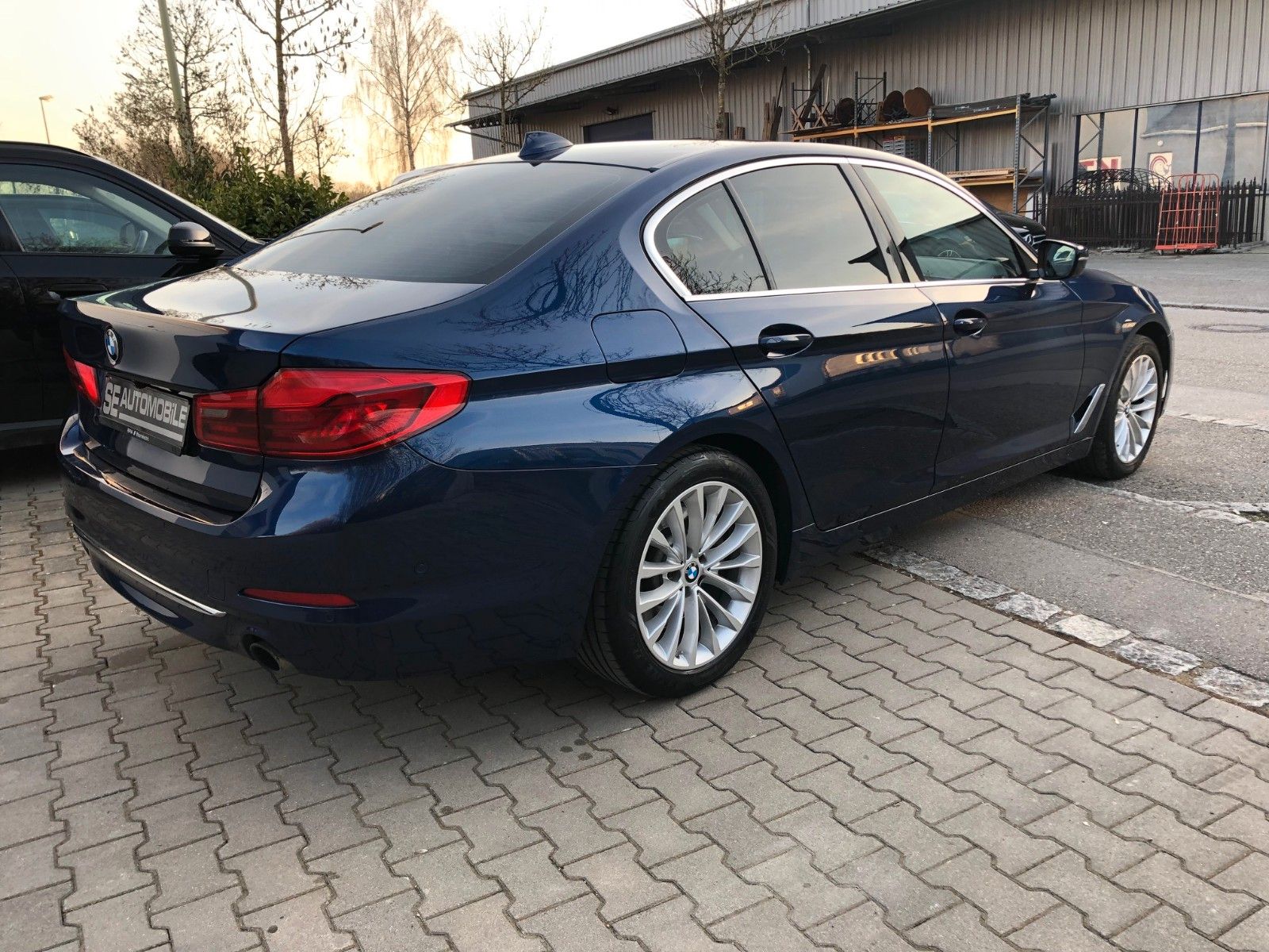 BMW 530 d xDrive *HEAD-UP-LEDER-NAVI*KAME*KOMFOR*LED