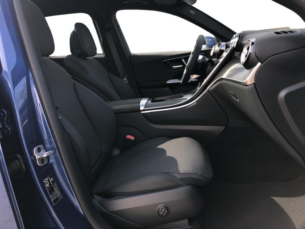 Mercedes-Benz GLC 220 d 4MATIC +MBUX+Pano+AHK+SpurW+W-Paket+LM