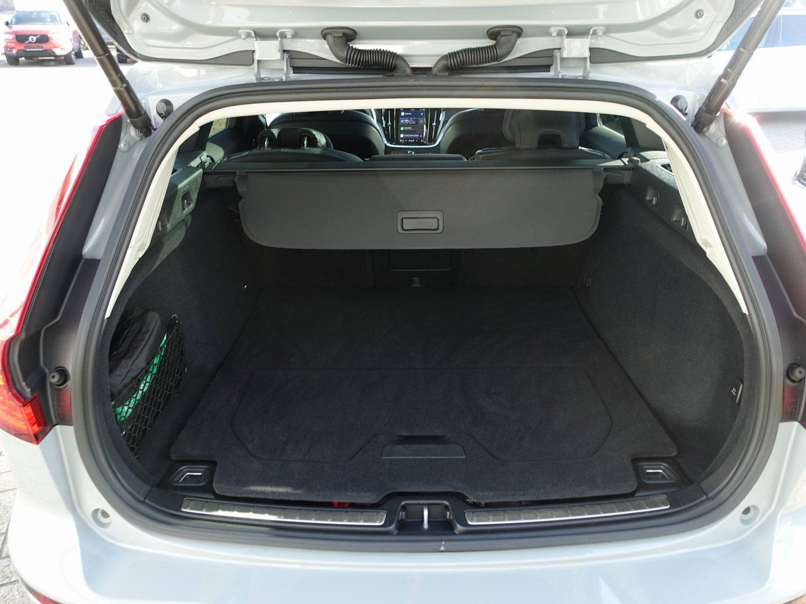 Volvo V60 Plus T6 AWD Plug-in Hybrid/AHK/Pano/360°/H&K