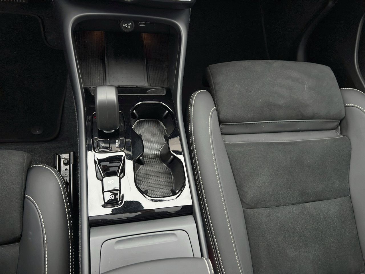 Volvo XC40 B3 Ultra Black Edition AHK BUSINESS PAKET