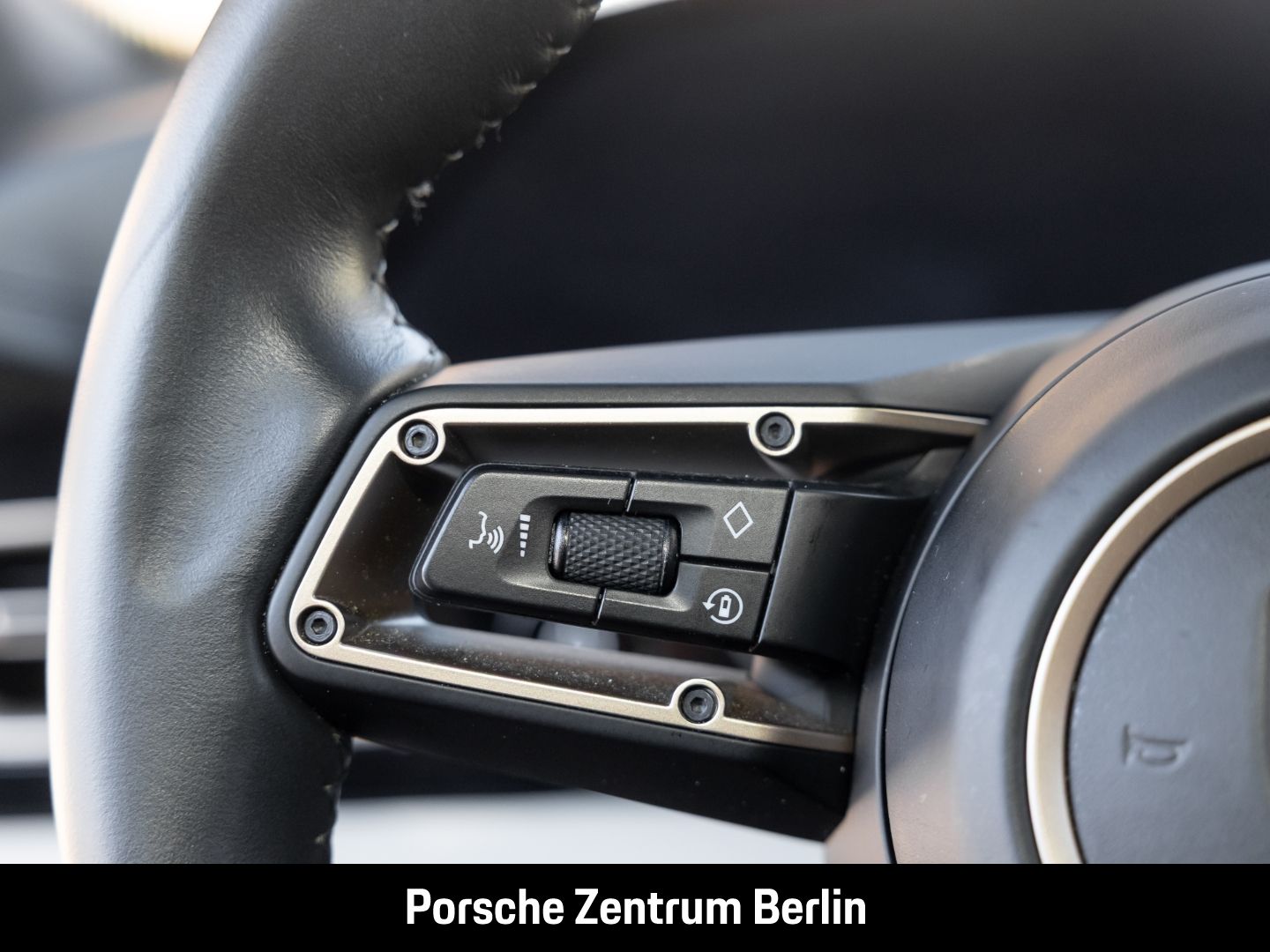 Porsche Taycan Turbo S Cross Turismo BOSE Surround-View