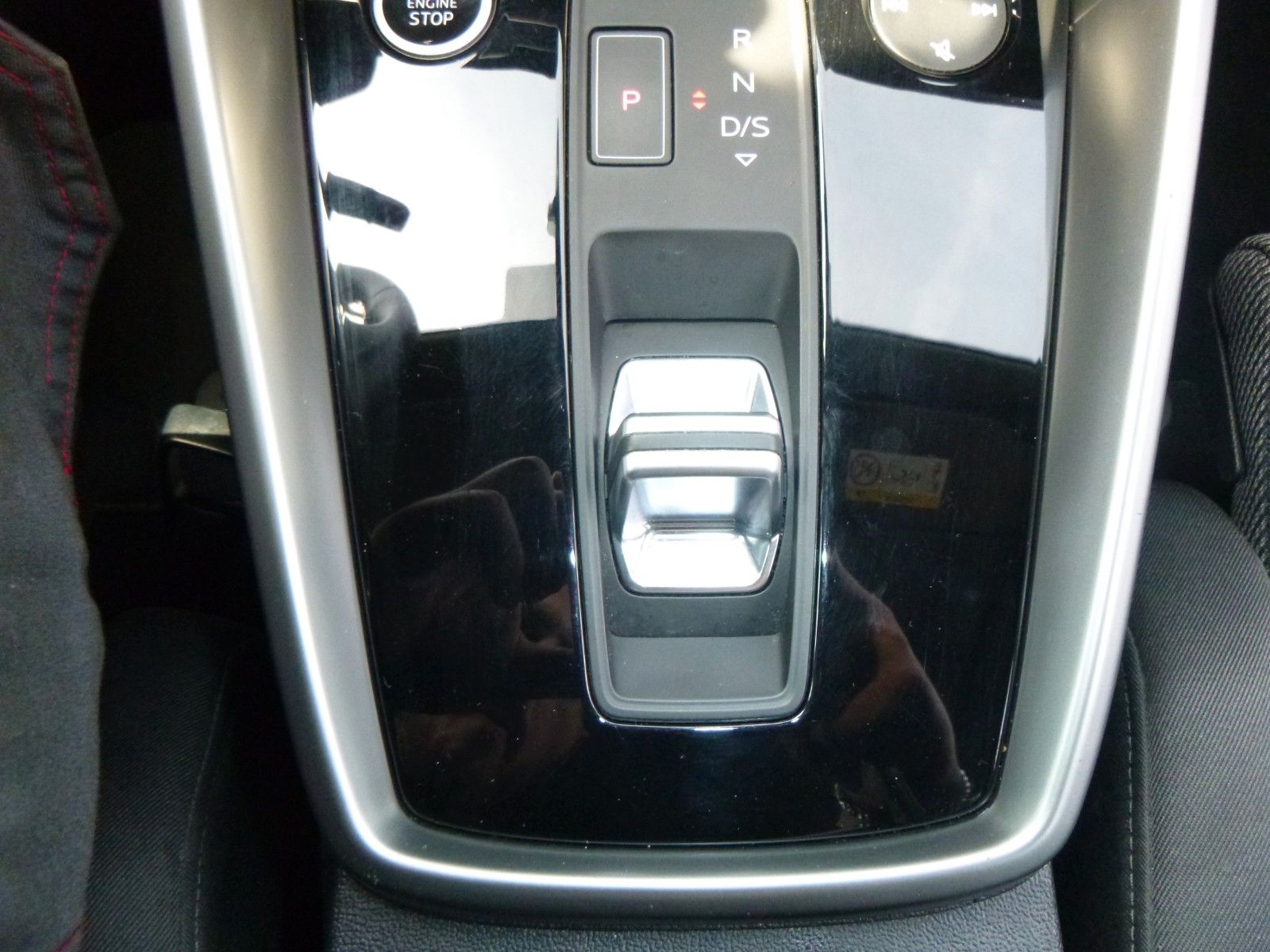 Audi A3 Limo 30 TDI >AUT/NAVI/Sitzheiz/PDC<