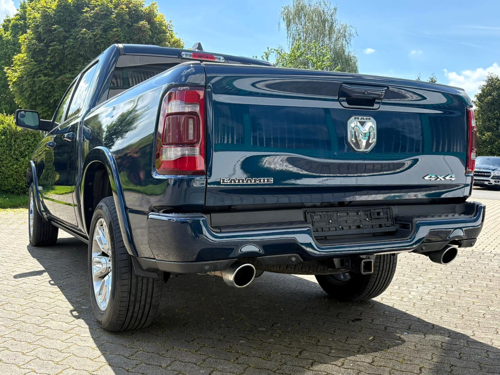 Dodge RAM 1500 4x4 Laramie 5.7l Crew Memory,Pano,Sound