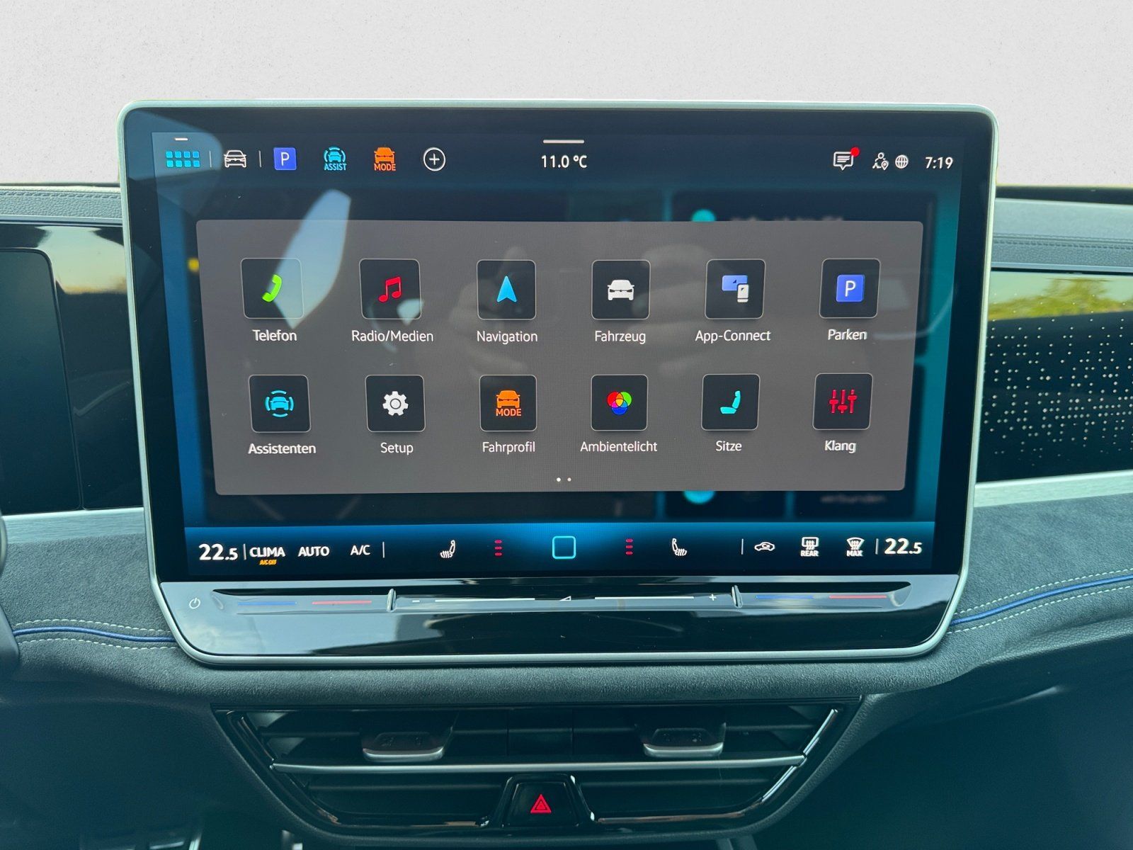 Volkswagen Passat Variant R-Line TDI DSG 4Motion|AHK|NAVI|A