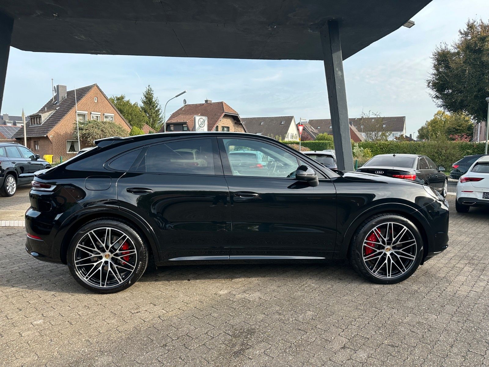 Porsche Cayenne S Coupe HUD Sport Design Max Voll