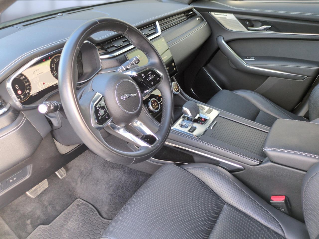 Jaguar F-Pace P250 R-Dynamic HSE AWD Winter-P. AHK Navi