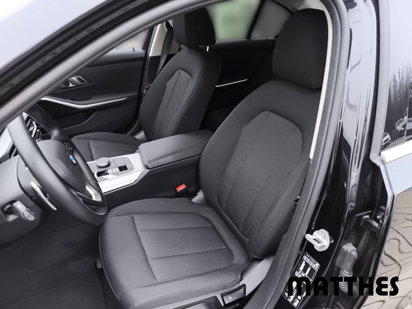 BMW 320 d xDrive Lendenwirbelstütze Ambiente-Beleuch