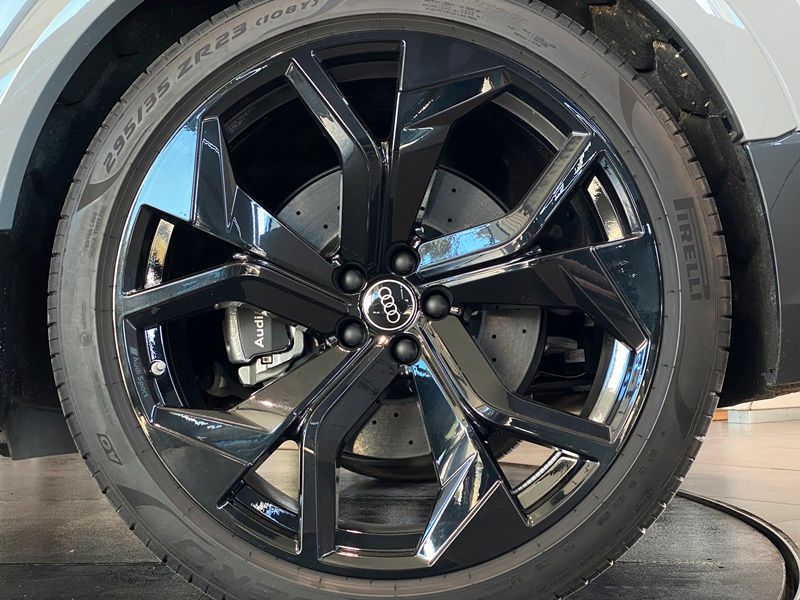 Audi RSQ8 DynamikPlus Pano Sbel B&O HUD AHK RS-Abgas