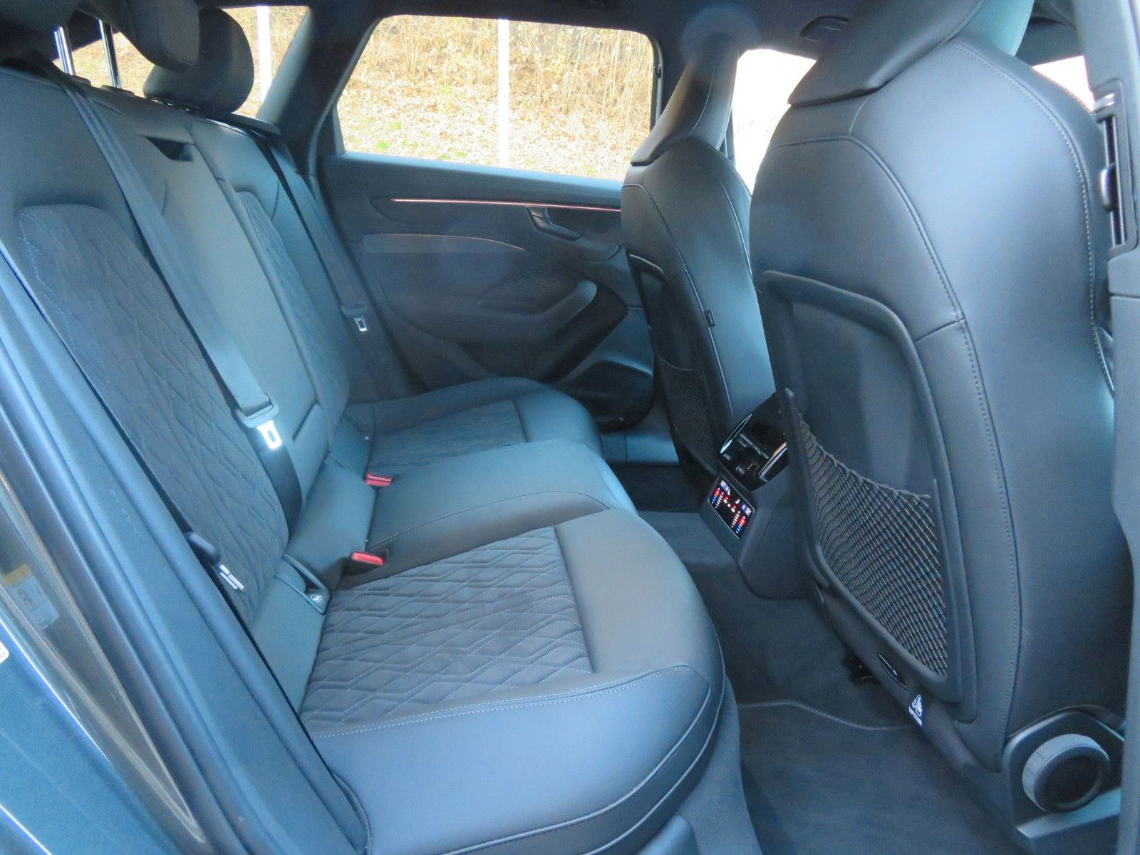 Audi A6 40 TDI quattro Avant S line