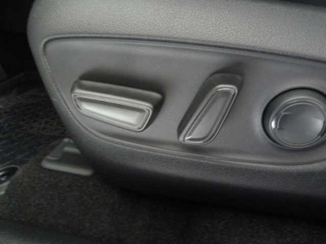 Toyota RAV 4 Hybrid Style - Samsaru's Car Outlet