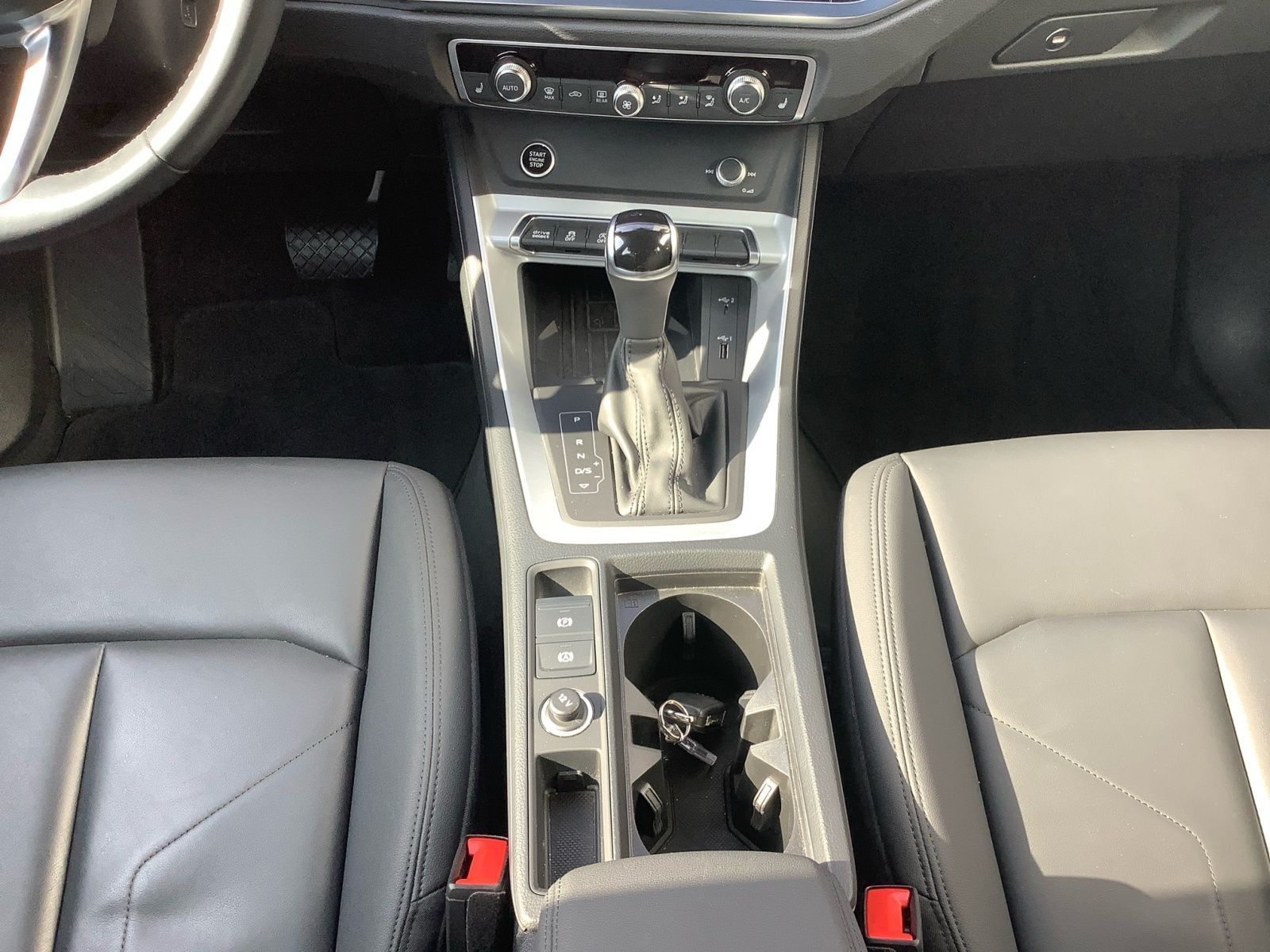 Audi Q3 advanced 45 TFSI quat. - Samsaru's Car Outlet