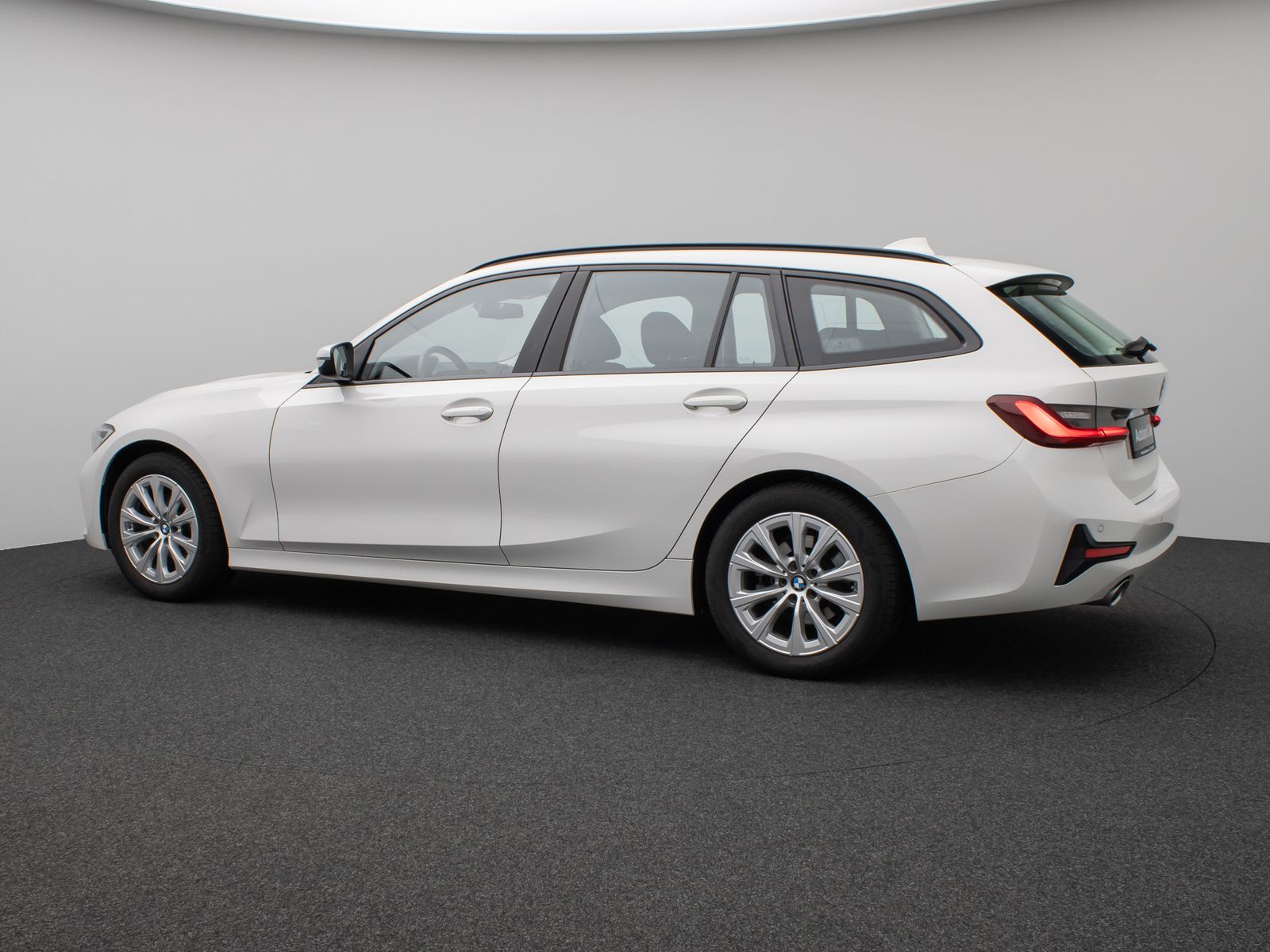 BMW 320d - Samsaru's Car Outlet