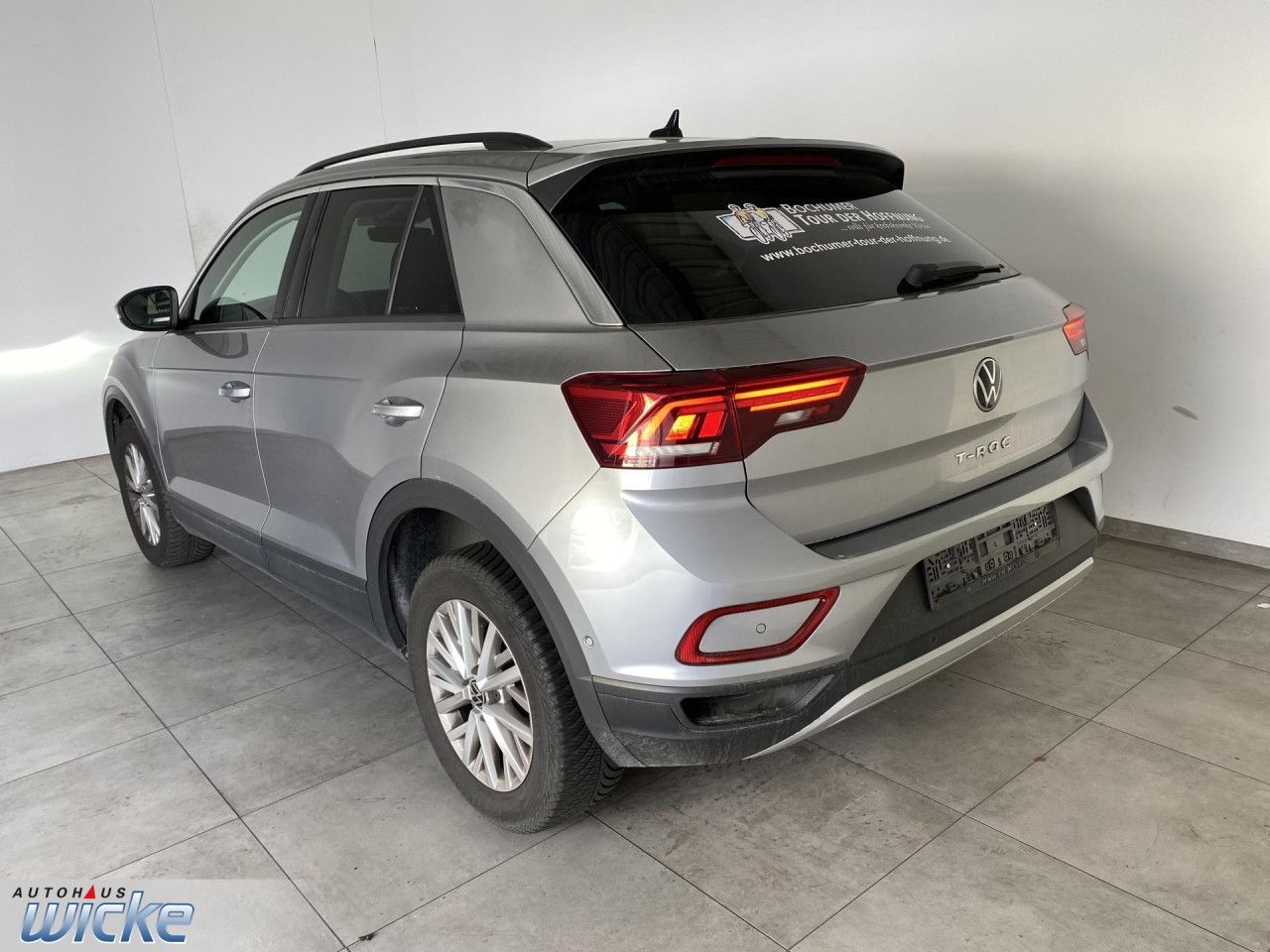 Volkswagen T-Roc 1.0 TSI Life - Samsaru's Car Outlet
