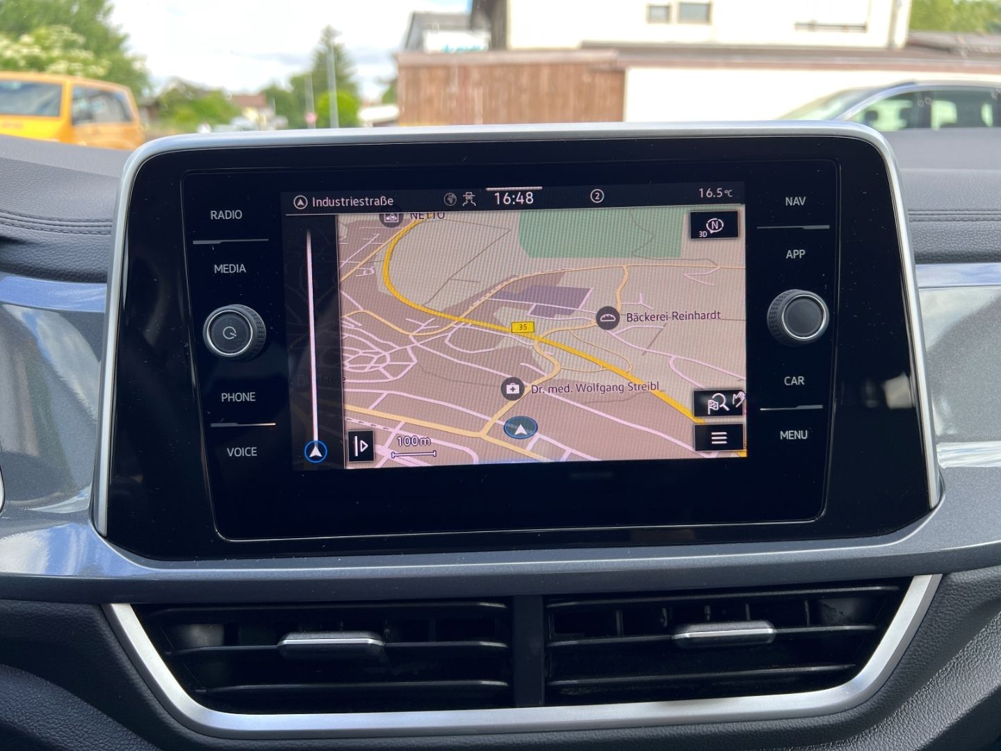 Volkswagen T-Roc 1.0TSI Style - Samsaru's Car Outlet
