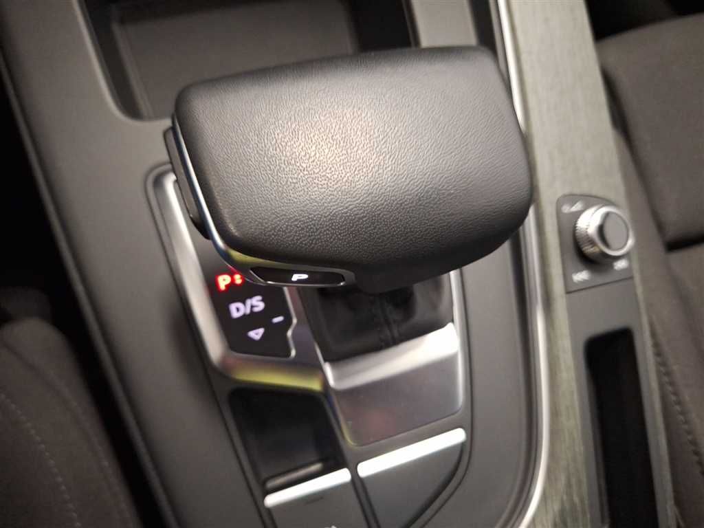Audi A4 Avant 40 2.0 TFSI quattro S-tronic - Samsaru's Car Outlet