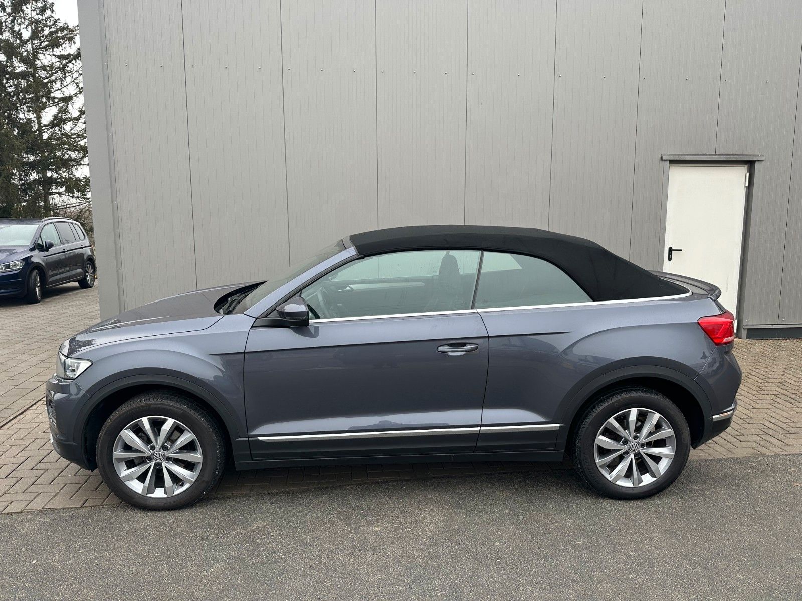 Volkswagen T-Roc 1.5 TSI Cabriolet Style - Samsaru's Car Outlet
