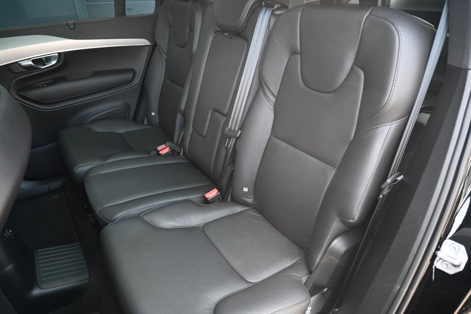 Volvo XC90 T8 Inscription - Samsaru's Car Outlet