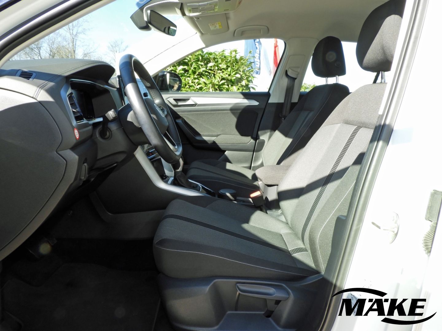 Volkswagen T-Roc Life 1.5 TSI DSG - Samsaru's Car Outlet