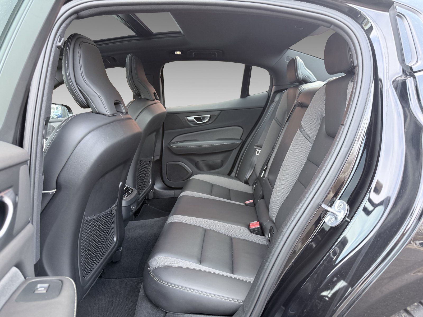 Volvo S60 B5 Ultimate Dark AWD+Winter+360°+Stdhzg