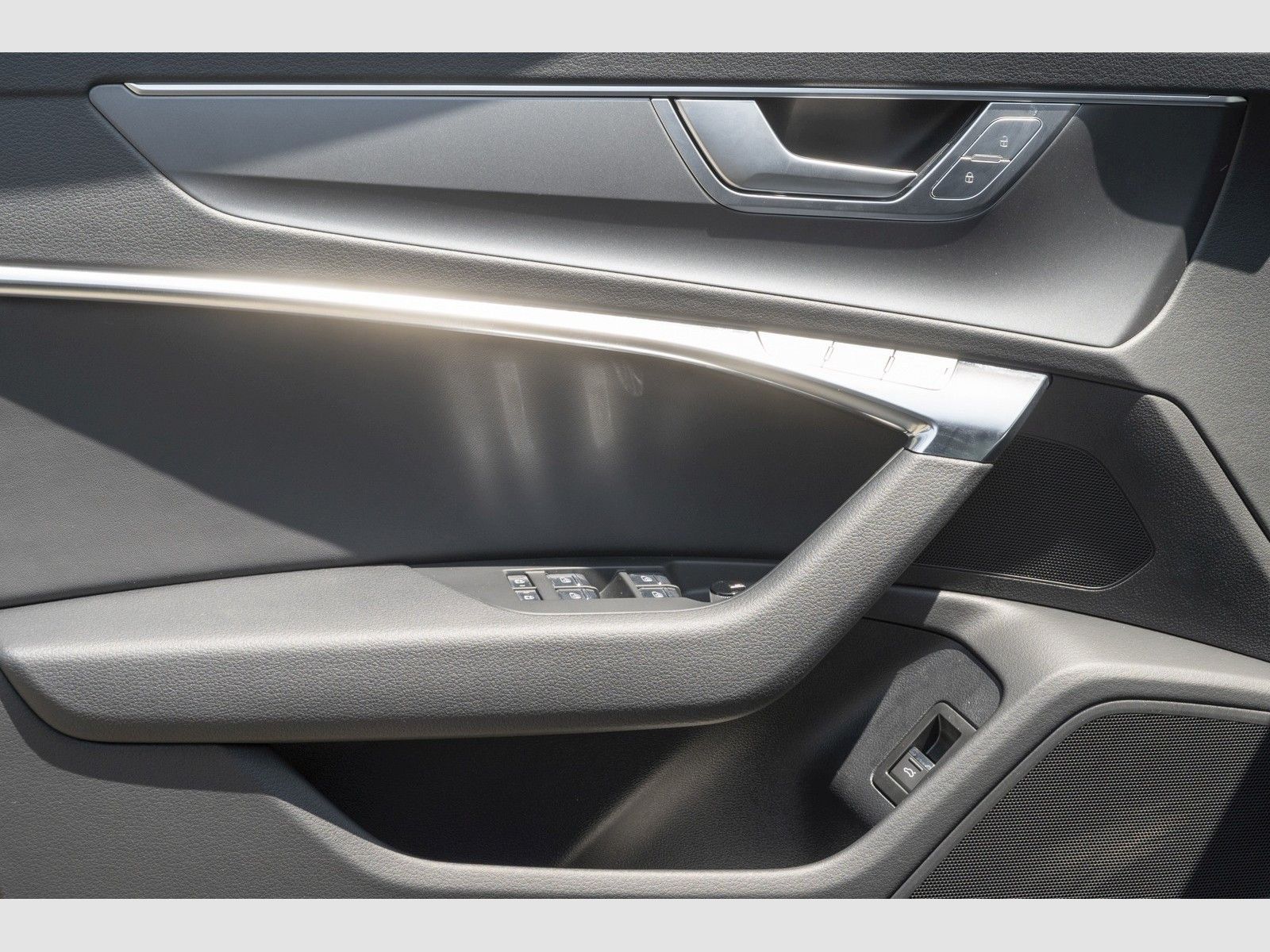 Audi A6 Avant 40 TDI S line - Samsaru's Car Outlet