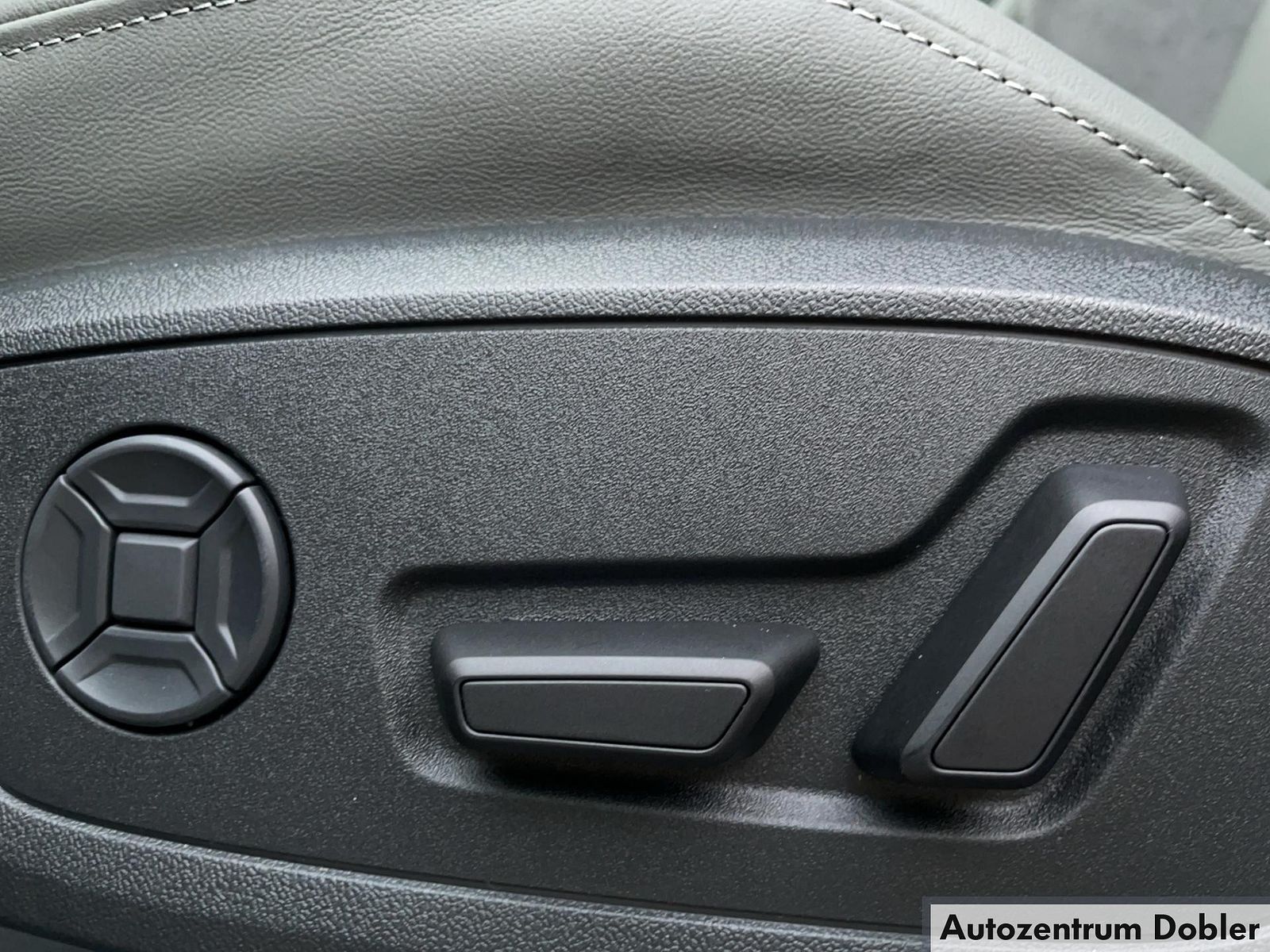 Audi Q3 40 TDI S line quattro AHK Mtrx SONOS Navi LED
